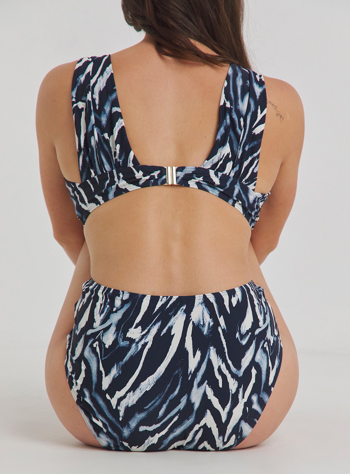 SIMPLY BE Magisculpt Lose Up To An Inch High Waist Bikini Brief 10 - Image 2 thumbnail